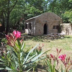 Le Donjon Des Combes Et Son Fayence